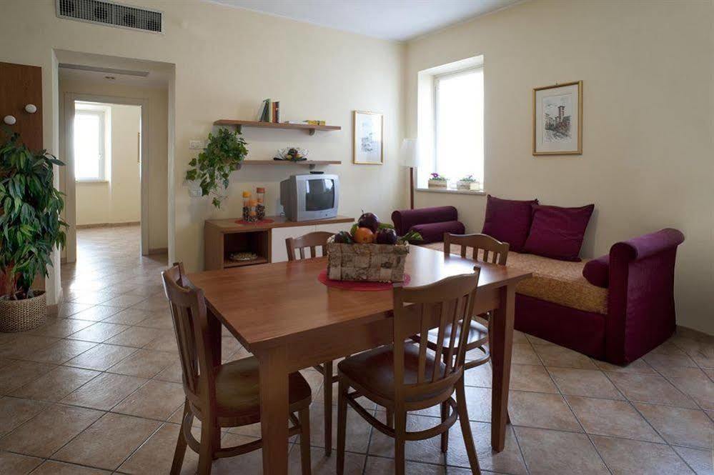 Villa Meli Lupi - Residenze Temporanee Парма Екстер'єр фото